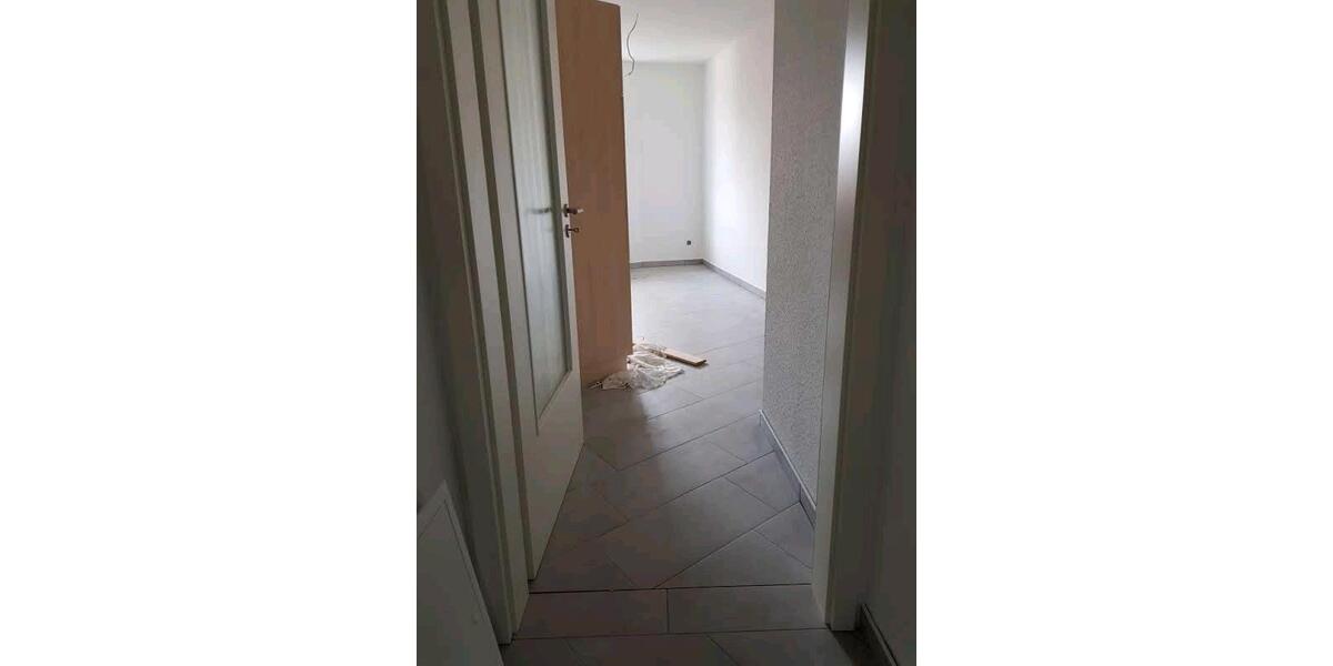 Etagenwohnung Rühen - 2 Zimmer, 65 m&sup2;, 530&euro; | Angebot:26645779