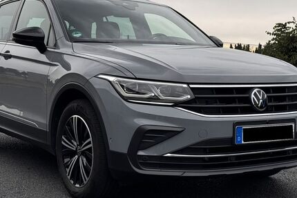VW Tiguan 62.000 km 26.000 &euro; Braunschweig 38110