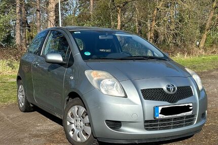 Toyota Yaris 145.628 km 2.990 &euro; Hillerse 38543
