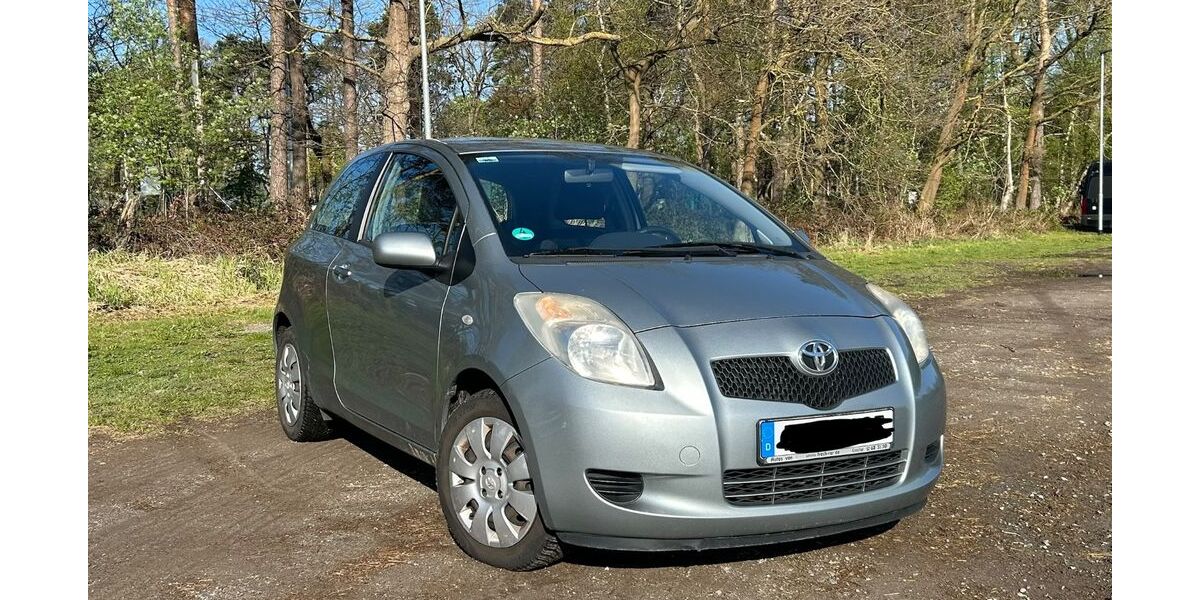 Toyota Yaris 145.628 km 2.990 &euro; Hillerse 38543