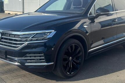 VW Touareg 131.856 km 39.990 &euro; Braunschweig 38122