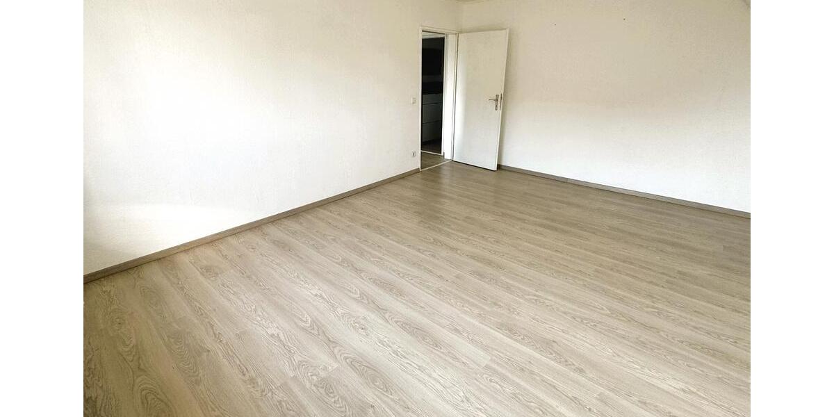 Dachgeschoßwohnung Jembke - 3 Zimmer, 88 m&sup2;, 920&euro; | Angebot:26591214
