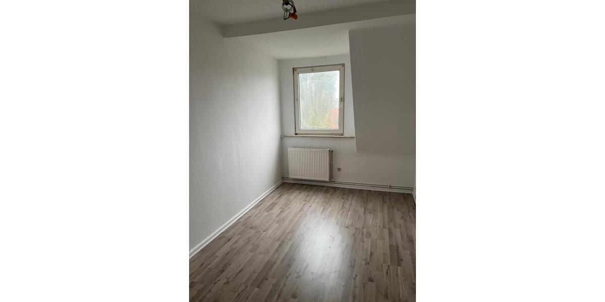 Dachgeschoßwohnung Helmstedt - 3 Zimmer, 60 m&sup2;, 650&euro; | Angebot:26249617