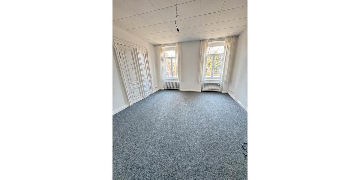 Erdgeschoßwohnung Braunschweig - 7 Zimmer, 257 m&sup2;, 2.450&euro; | Angebot:25402884