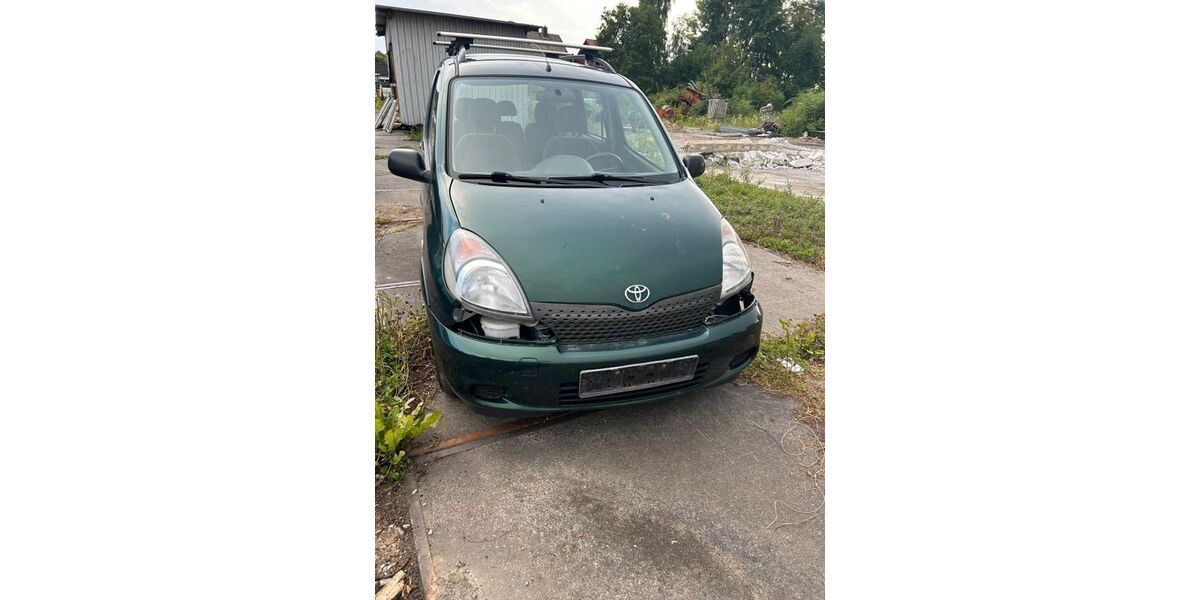 Toyota Yaris 214.000 km 1.999 &euro; Braunschweig 38106