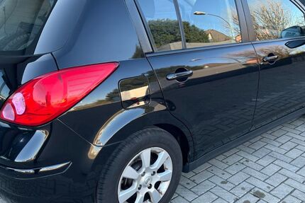 Nissan Tiida 216.776 km 1.990 &euro; BRAUNSCHWEIG 38122