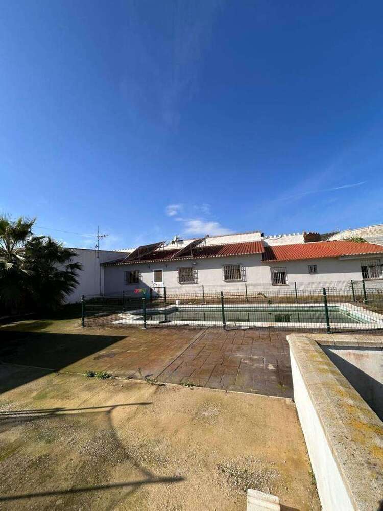 Grundstück zu verkaufen in La Línea de la Concepción 209.500 € 800 m²