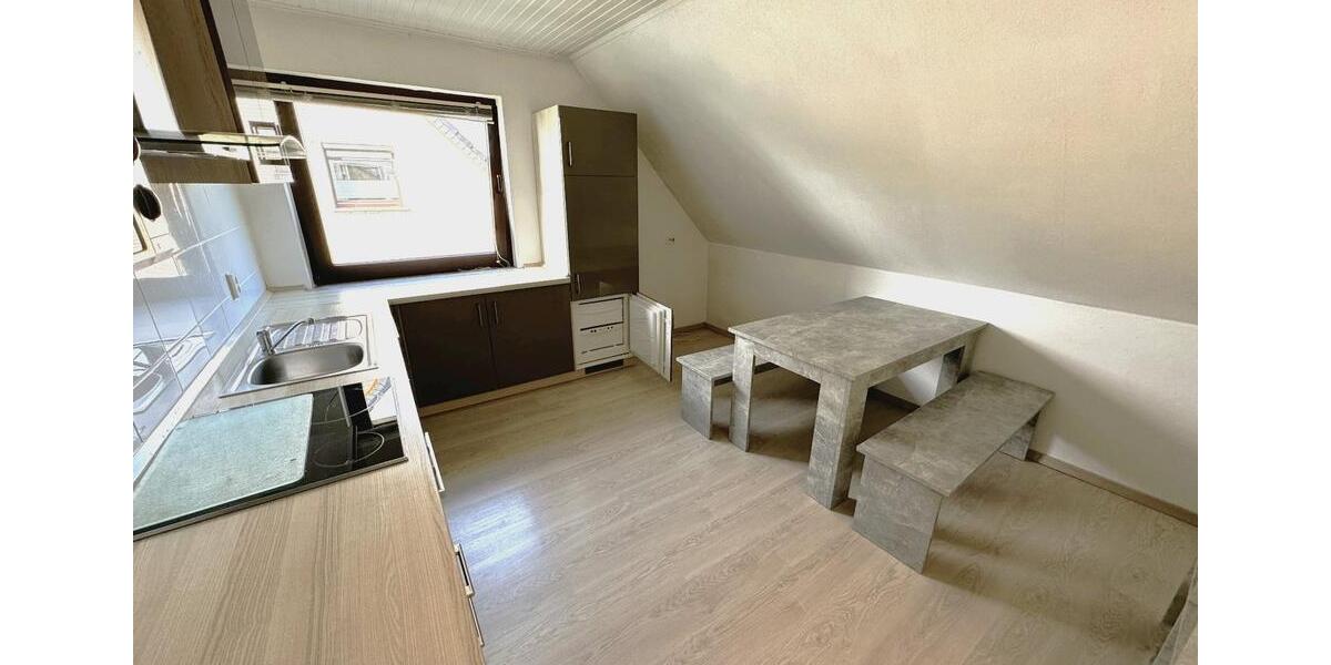 Dachgeschoßwohnung Jembke - 3 Zimmer, 88 m&sup2;, 920&euro; | Angebot:26591214