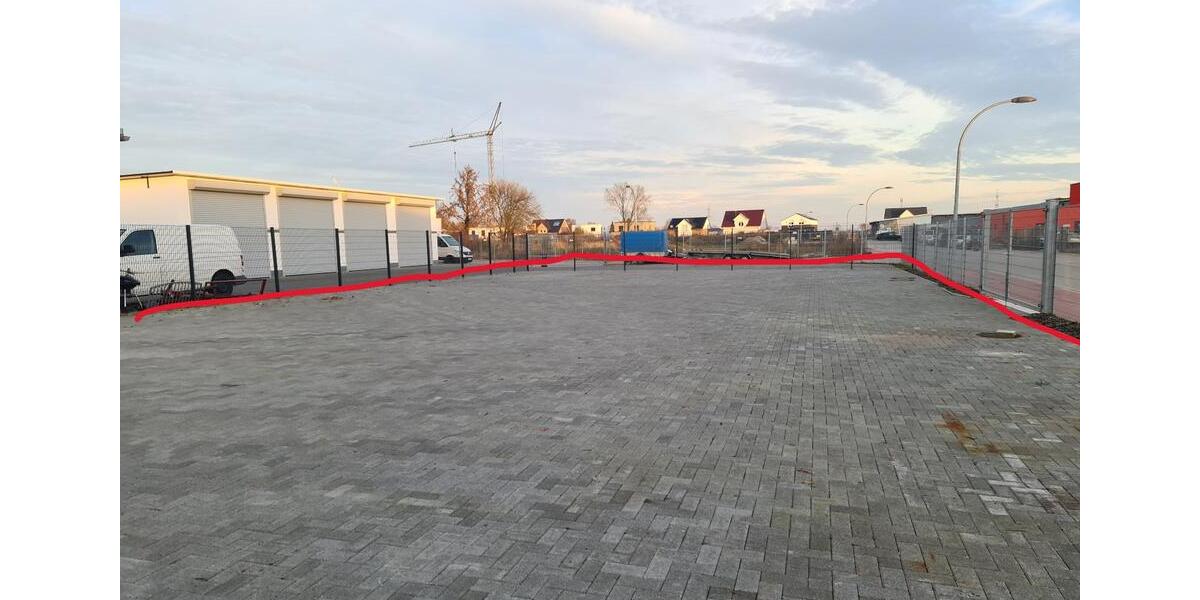 sehr gepflegte Freifläche ca 600m² (vollständig gepflastert) zimmer