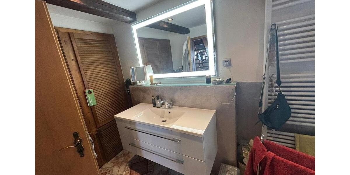 Renovierte 4-Zi-Whg. mit Balkon, Terrasse und Einbauküche 4 zimmer