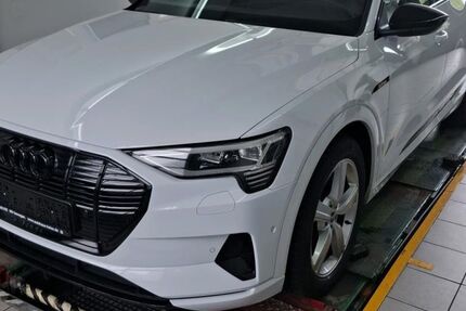 Audi e-tron 14.000 km 30.970 &euro; Helmstedt 38350