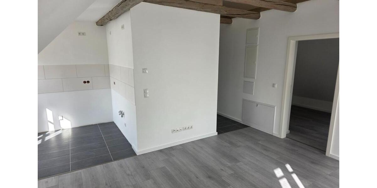 Hochwertig zu 100% sanierte Wohnungen im Historischem Denkmalhaus 3 zimmer