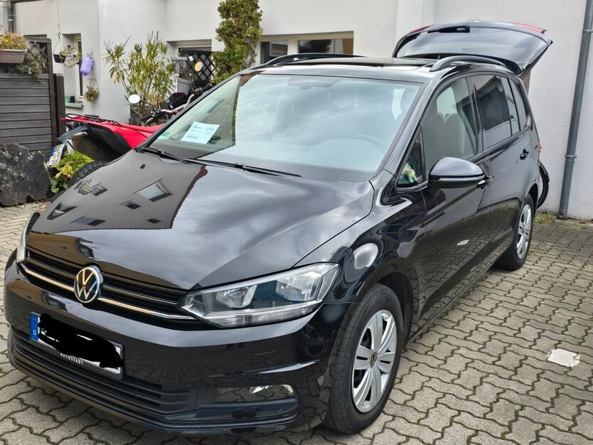 VW Touran 256.000 km 11.900 € Braunschweig 38102