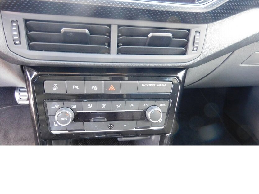 VW T-Cross 1.0 Life United BMT TSI Klima Navi 10.100 km 17.990 € Vordorf 38533