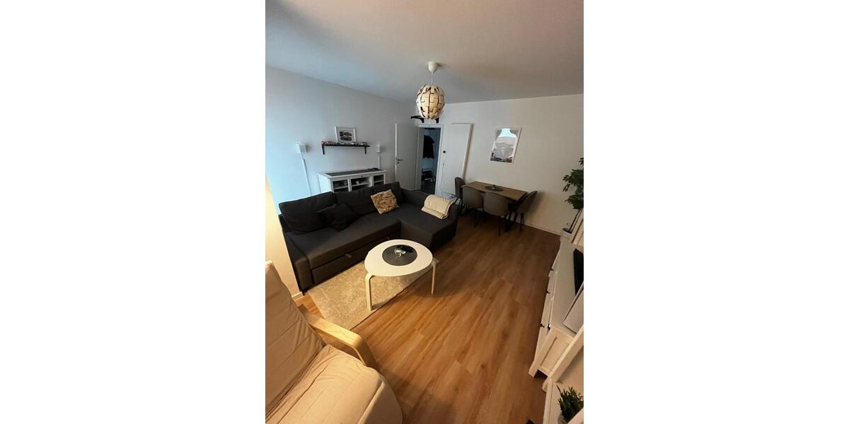 Charmante Wohnung mit Einbauküche, Balkon & Garage 2 zimmer