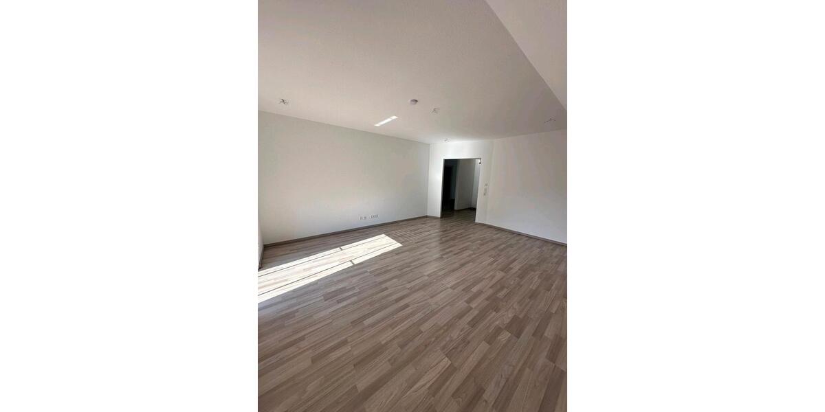Dachgeschoßwohnung Jembke - 4 Zimmer, 100 m&sup2;, 1.200&euro; | Angebot:26419489