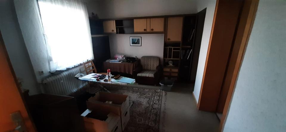 Ohne Provision, freistehendes Ein- bis Zweifamilienhaus 8 zimmer