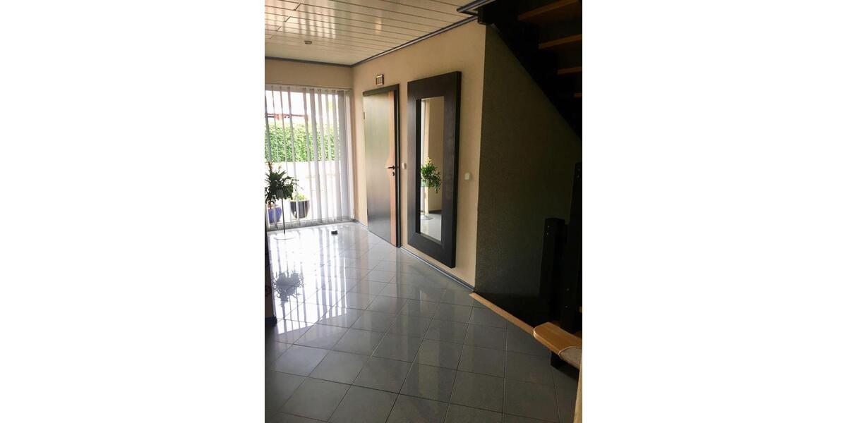 Haus mit moderner Küche, Kamin und bodentiefen Fenstern – sofort bezugsfertig! 6 zimmer