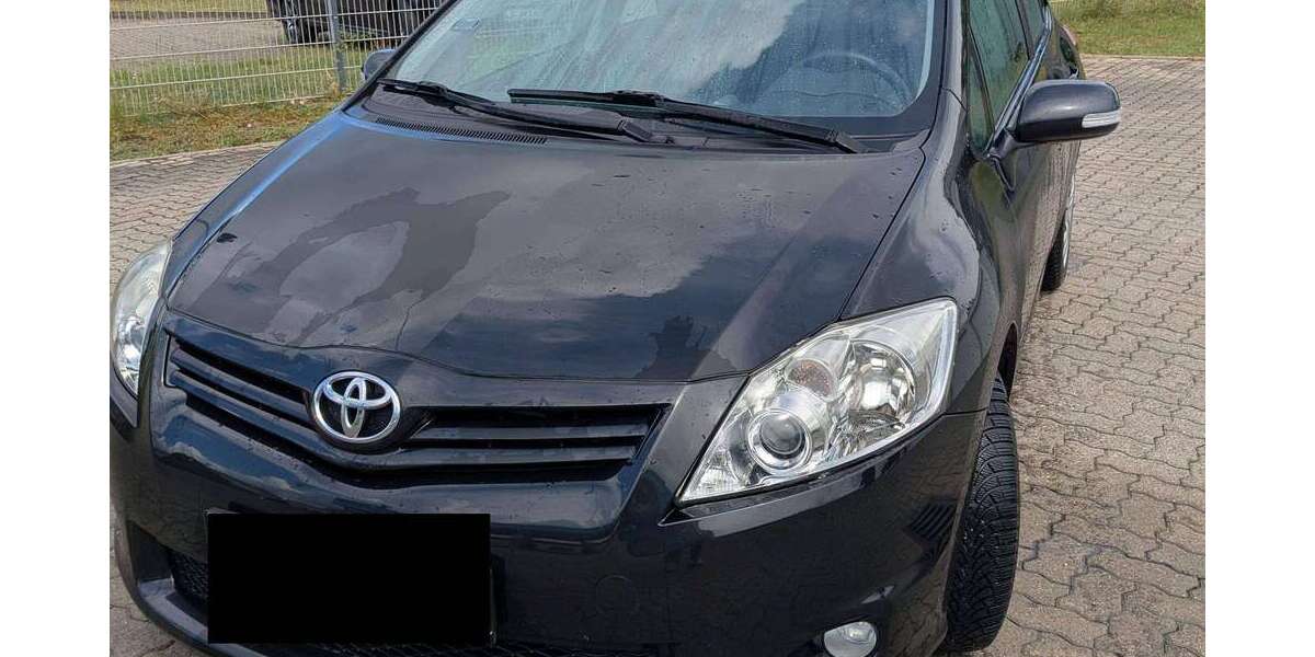 Toyota Auris 136.000 km 5.490 &euro; Braunschweig, Stadt 38112
