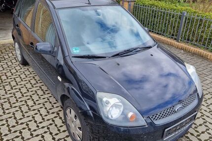Ford Fiesta 137.580 km 1.500 &euro; Veltheim/ohe 38173