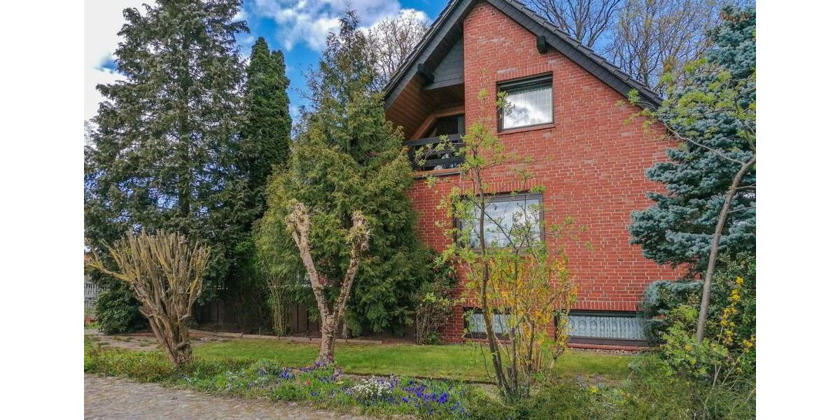 Attraktives Klinkerhaus in idealer Lage 6 zimmer