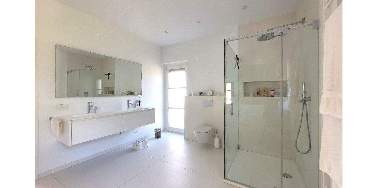 Charmantes Einfamilienhaus auf parkähnlichem Grundstück mit altem Baumbestand 7 zimmer