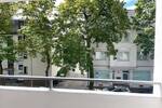 **Frisch renoviert** Zentrale Lage, 2 Zimmer, Balkon, guter Schnitt, Aufzug, Stellplatz