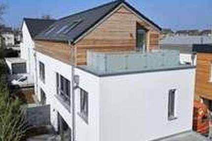 Haus zum Mieten in Moers 1.495 € 109 m²