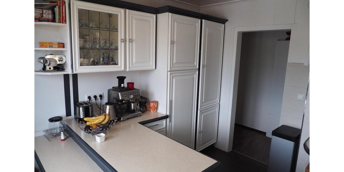 Helle 3–Zimmer-Wohnung mit Balkon und Garten 3 zimmer