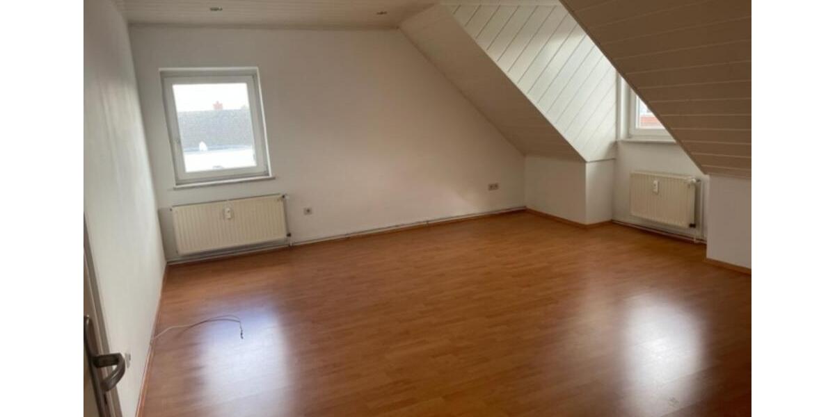 Dachgeschoßwohnung Velpke - 3 Zimmer, 76 m&sup2;, 646&euro; | Angebot:25308596