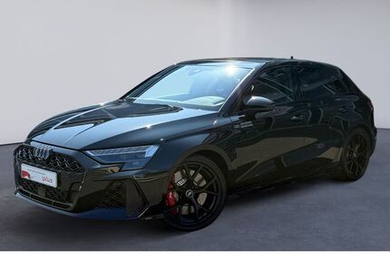 Audi RS3 3.900 km 72.990 € Braunschweig 38124