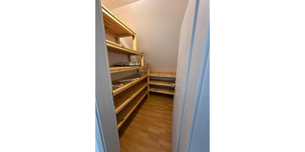 Dachgeschoßwohnung Jembke - 4 Zimmer, 100 m&sup2;, 1.200&euro; | Angebot:26419489
