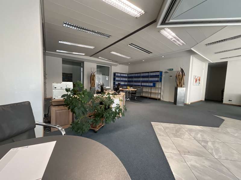 Einzelhandel in Braunschweig 1.750 € 187 m²