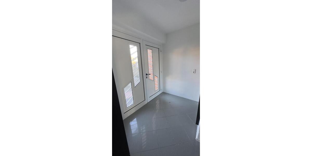 Haus mit moderner Küche, Kamin und bodentiefen Fenstern – sofort bezugsfertig! 6 zimmer