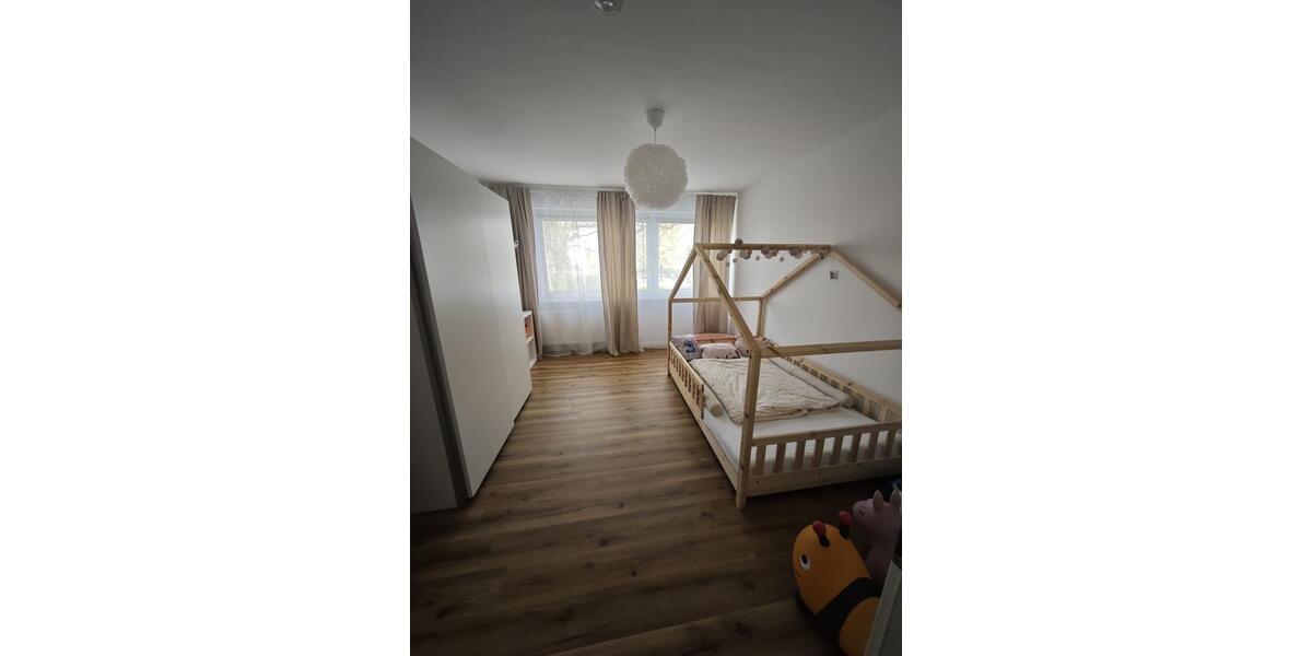 Etagenwohnung Wolfsburg Detmerode - 4 Zimmer, 125 m&sup2;, 1.200&euro; | Angebot:26225369