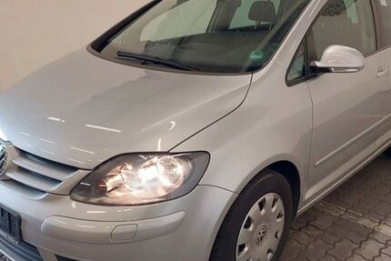 VW Golf 76.728 km 4.490 &euro; Wolfsburg 38444