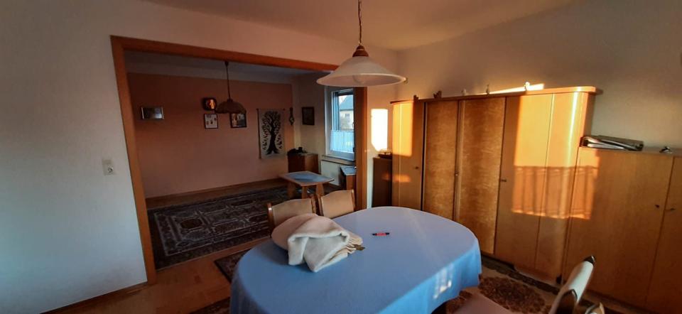 Ohne Provision, freistehendes Ein- bis Zweifamilienhaus 8 zimmer