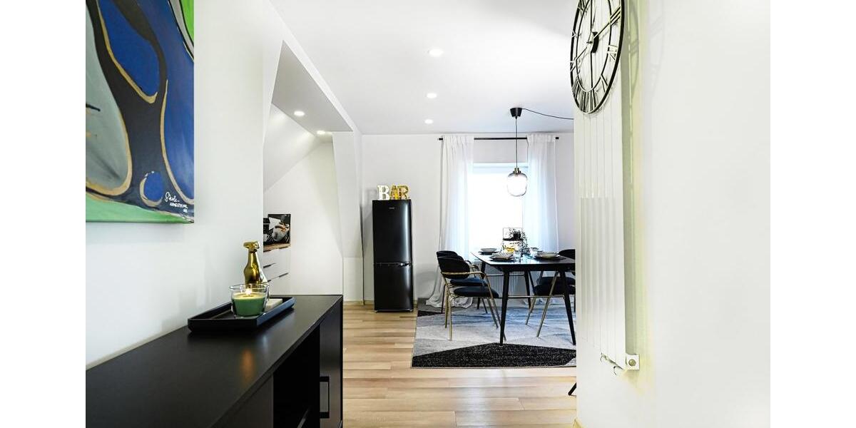 Dachgeschoßwohnung Rühen - 3 Zimmer, 90 m&sup2;, 1.316&euro; | Angebot:25354371