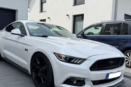 Ford Mustang 129.000 km 28.500 € Braunschweig 38100