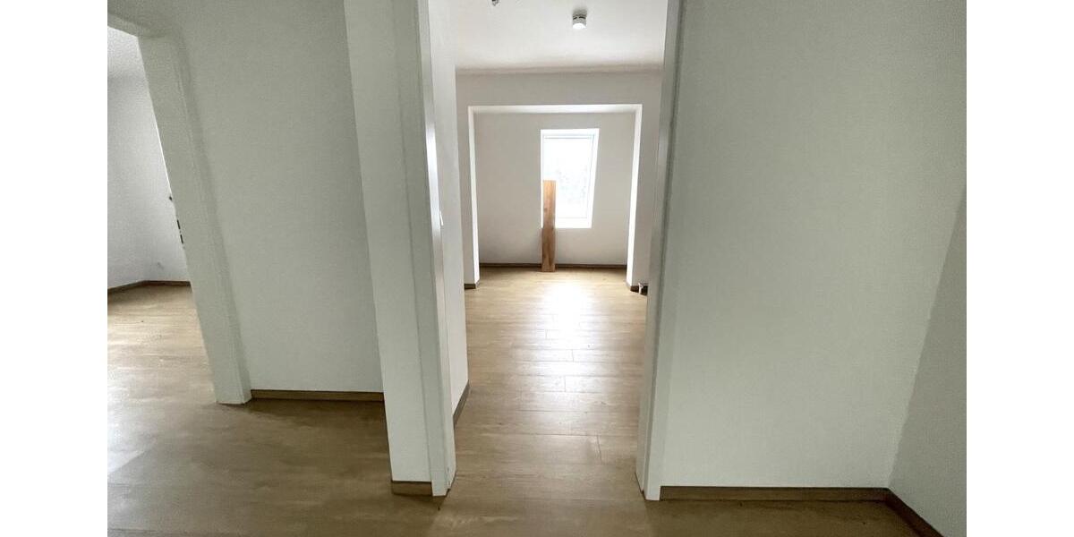 Dachgeschoßwohnung Rühen - 4 Zimmer, 81 m&sup2;, 655&euro; | Angebot:25869736