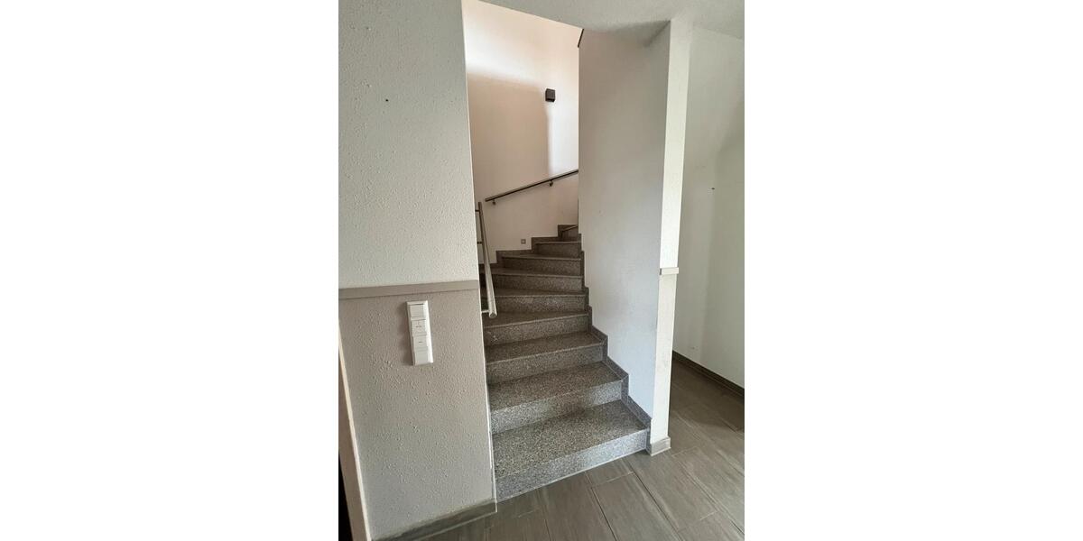 Doppelhaushälfte Gifhorn - 6 Zimmer, 148 m&sup2;, 1.600&euro; | Angebot:26329956