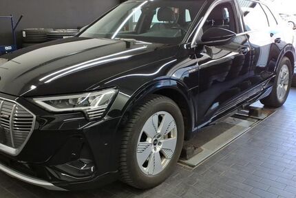 Audi e-tron 136.790 km 22.990 &euro; Braunschweig 38122