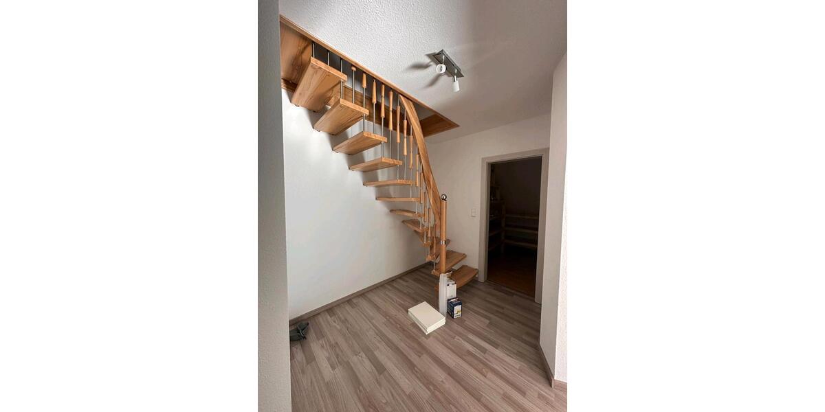 Dachgeschoßwohnung Jembke - 4 Zimmer, 100 m&sup2;, 1.200&euro; | Angebot:26419489