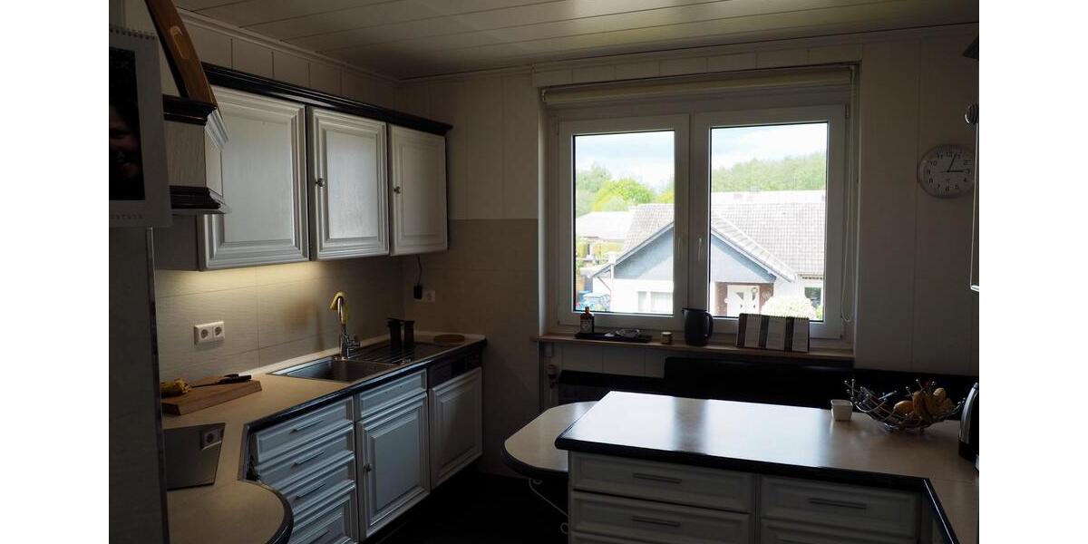 Helle 3–Zimmer-Wohnung mit Balkon und Garten 3 zimmer