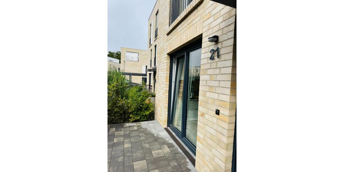 Moderne Stadtvilla aus 2023 im Bauhausstil | 160m² Wohnfl. | 5 Zimmer | Garten mit Blick ins Grüne 5 zimmer