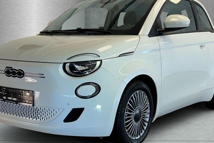 Fiat 500e 13.706 km 17.990 &euro; Braunschweig 38126