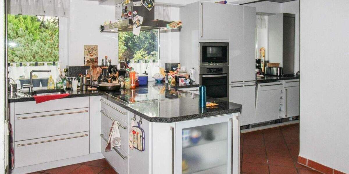 Großzügiges 8-Zi. Haus plus Bungalow, Wintergarten, Garage, 2 Carports in Braunschweig Weststadt 8 zimmer