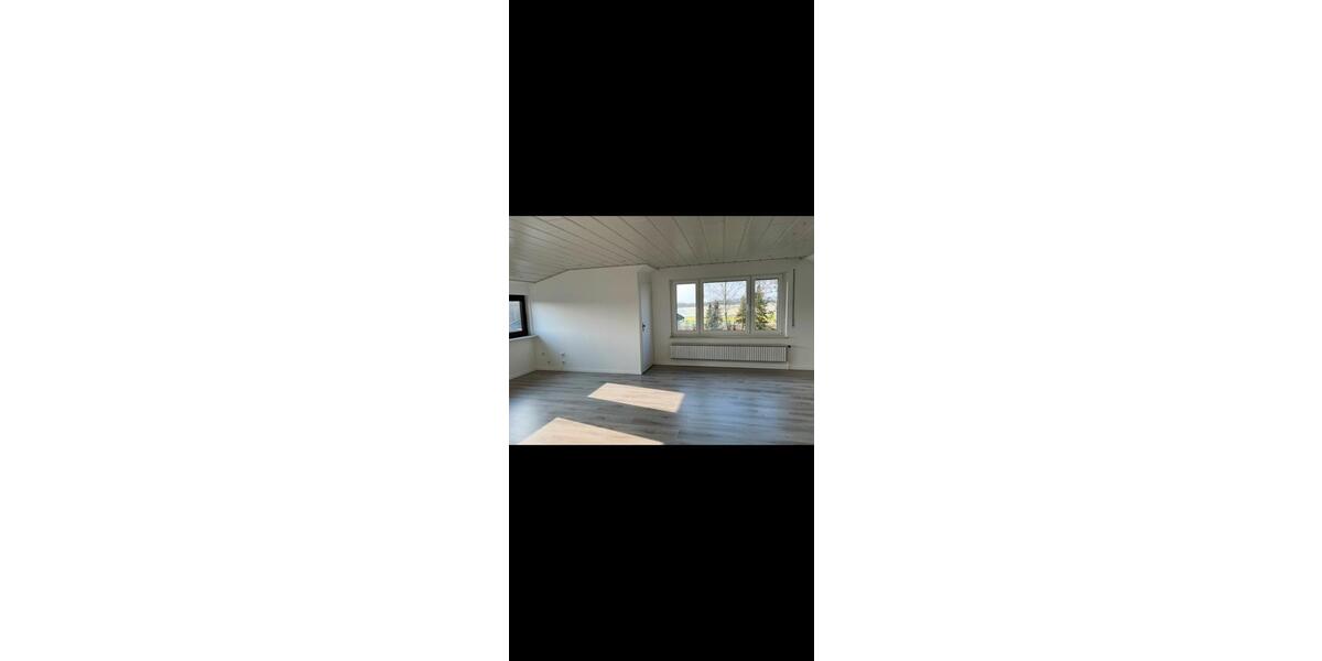 Dachgeschoßwohnung Rühen - 2 Zimmer, 90 m&sup2;, 640&euro; | Angebot:25830452