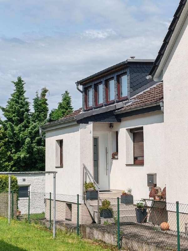 Haus zum Kaufen in Wolfsburg 279.000 € 127.29 m²