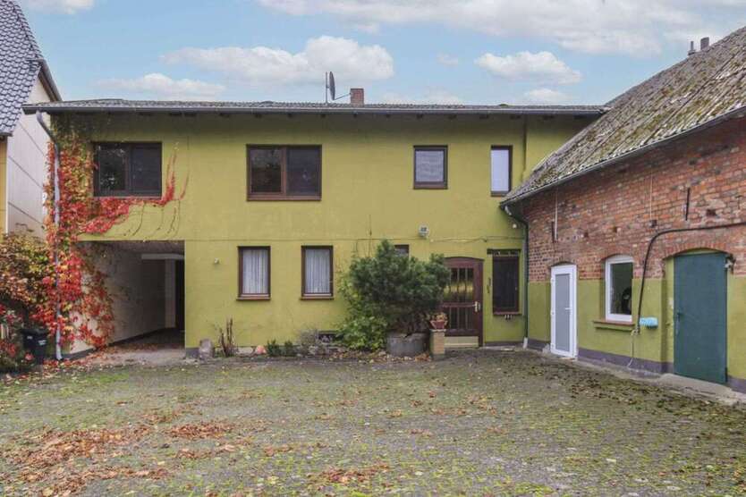Haus zum Kaufen in Brome 199.000 € 250.76 m²
